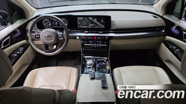 Kia Carnival — interior