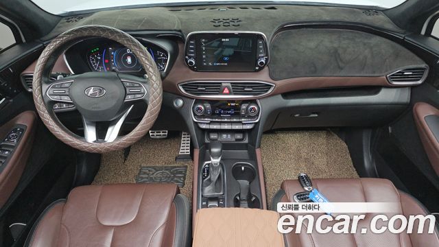 Hyundai Santa Fe — interior