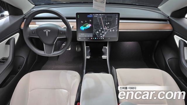 Tesla Model 3 — interior