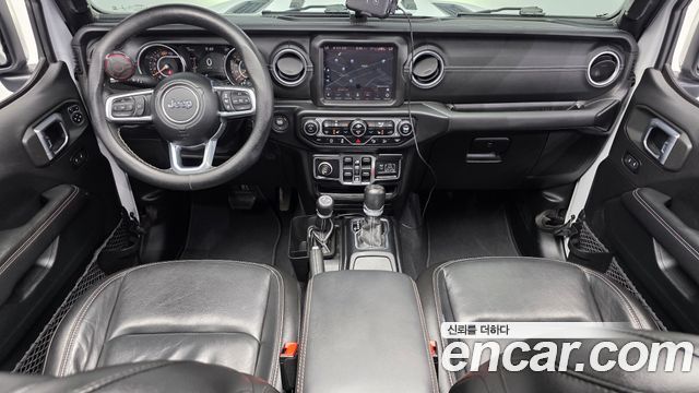 Jeep Wrangler — interior