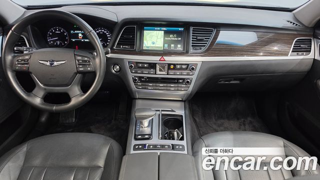 Genesis G80 — interior