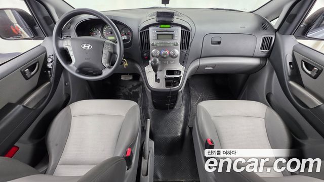 Hyundai Starex — interior