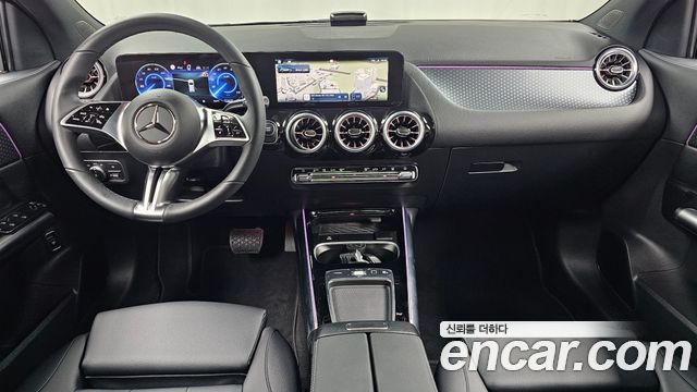 Mercedes-Benz EQA — interior