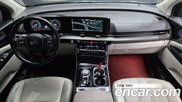 Kia Carnival — interior