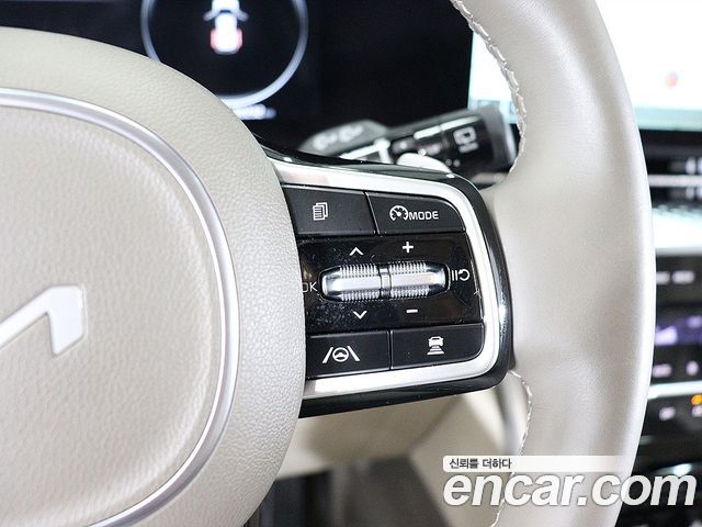 Kia Carnival — interior