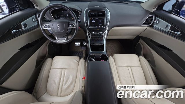 Lincoln Nautilus — interior