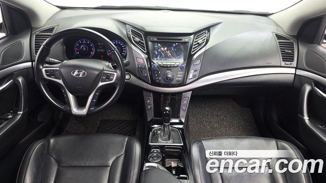 Hyundai i40 — interior