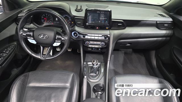 Hyundai Veloster — interior