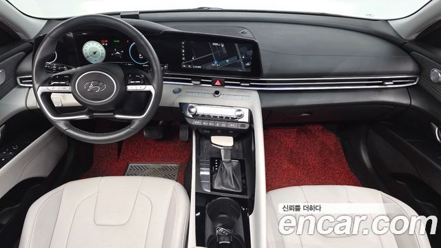 Hyundai Avante — interior
