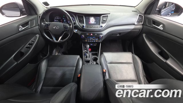 Hyundai Tucson — interior