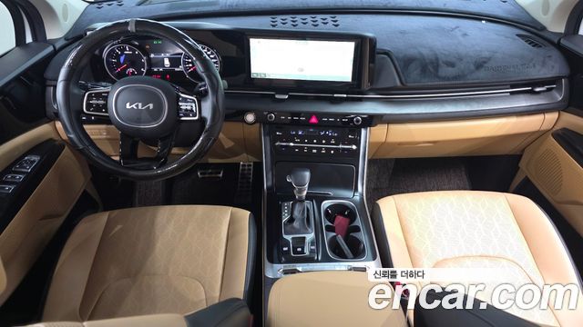 Kia Carnival — interior