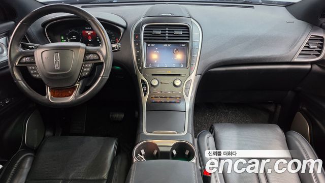 Lincoln Nautilus — interior