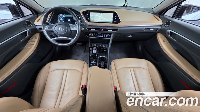 Hyundai Sonata — interior