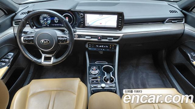 Kia K5 — interior