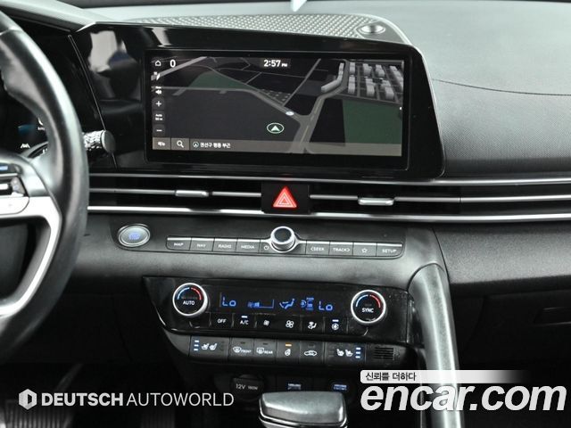 Hyundai Avante — interior