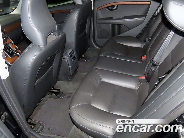 Volvo S80 — interior