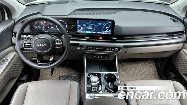 Kia Carnival — interior