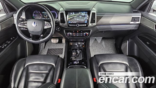 KG Mobility Rexton — interior