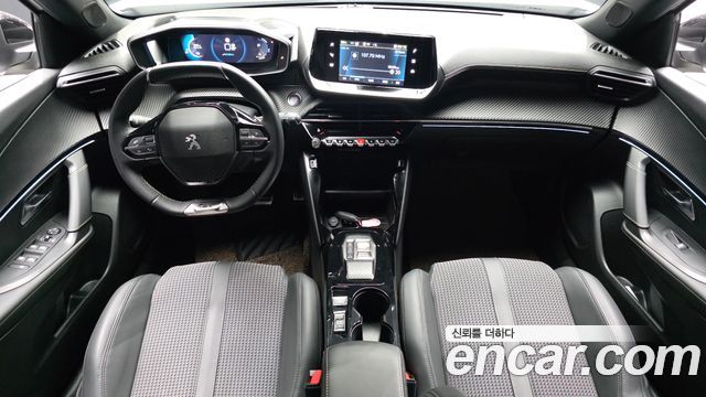 Peugeot 2008 — interior