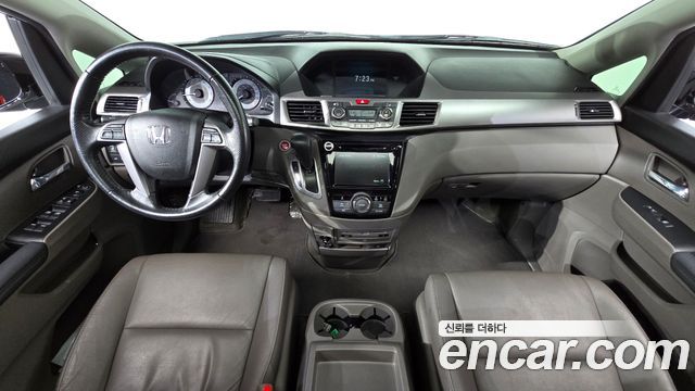 Honda Odyssey — interior