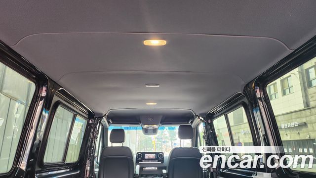 Mercedes-Benz Sprinter — interior