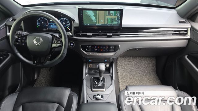 KG Mobility Rexton — interior