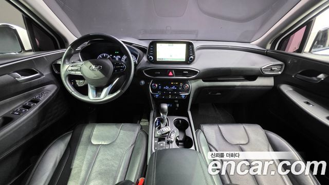 Hyundai Santa Fe — interior