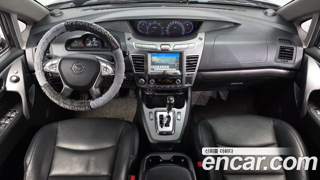 KG Mobility Korando — interior