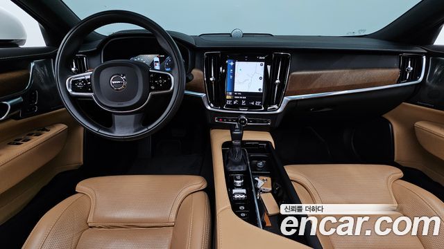 Volvo S90 — interior
