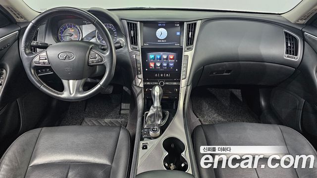 Infiniti Q50 — interior