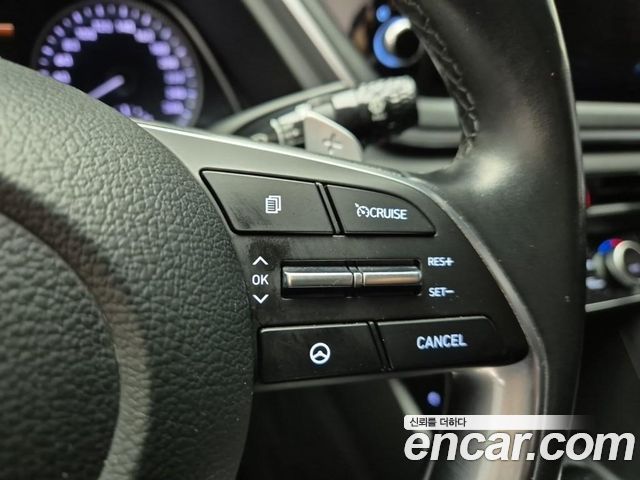 Hyundai Sonata — interior