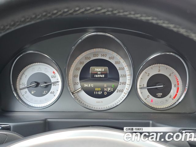 Mercedes-Benz GLK-Class — interior