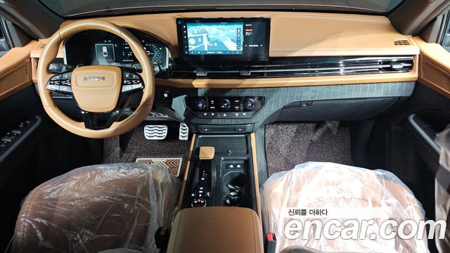 KG Mobility Musso — interior