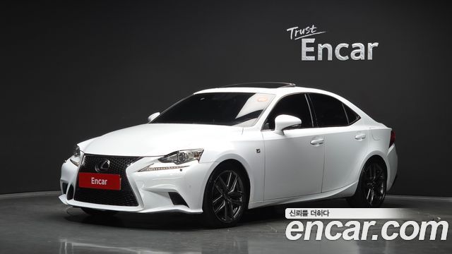 Lexus IS — exterior