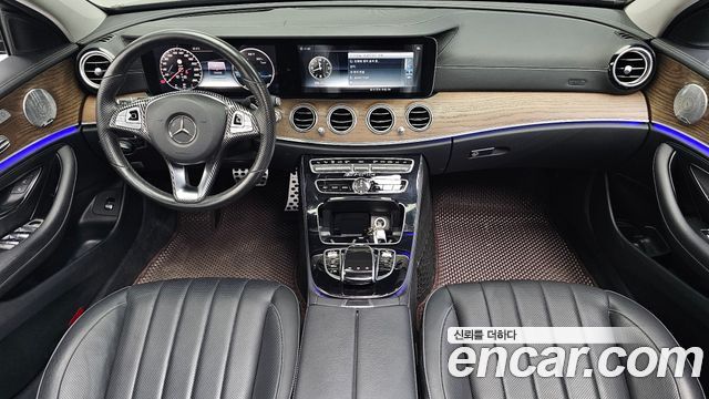 Mercedes-Benz E-Class — interior