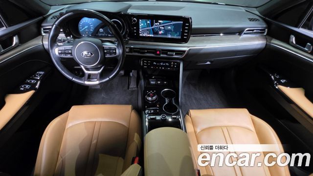 Kia K5 — interior
