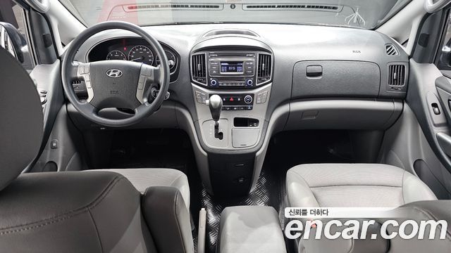 Hyundai Starex — interior