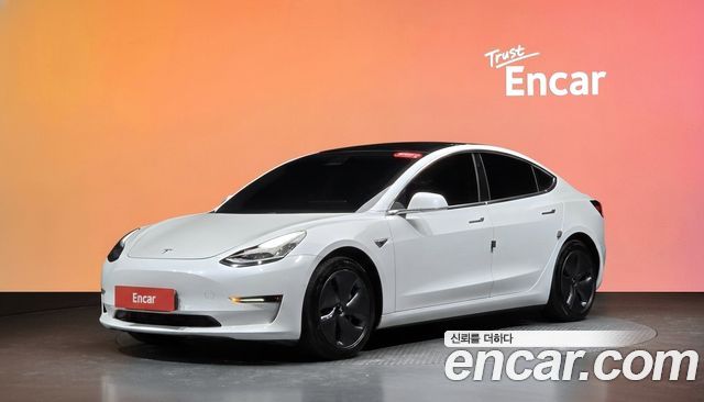 Tesla Model 3 — exterior