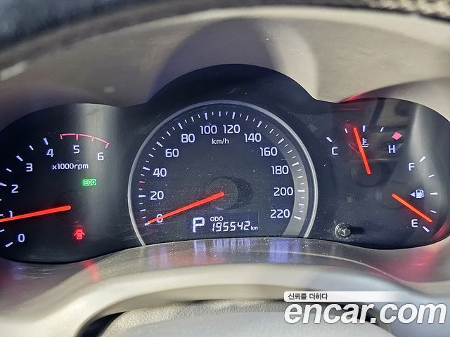 Kia Carnival — interior
