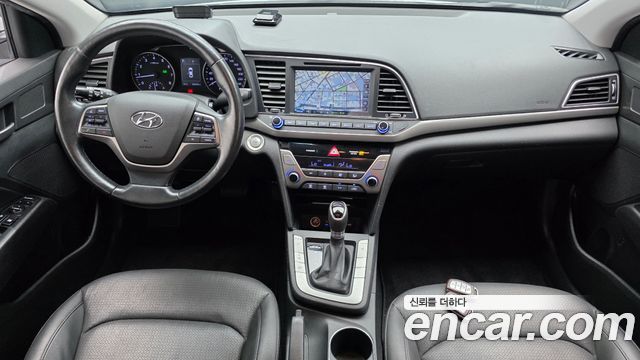Hyundai Avante — interior