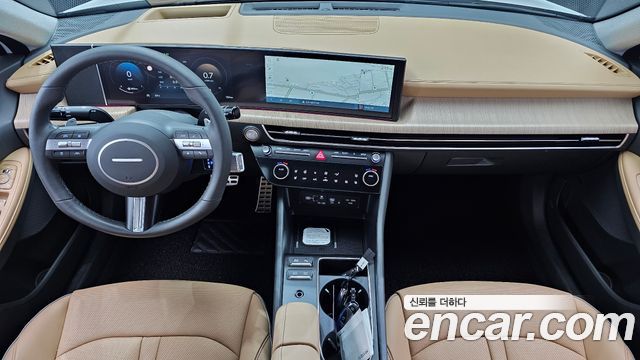 Hyundai Sonata — interior
