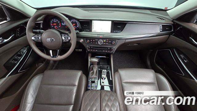 Kia K7 — interior