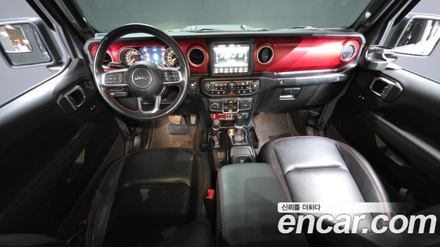 Jeep Gladiator — interior