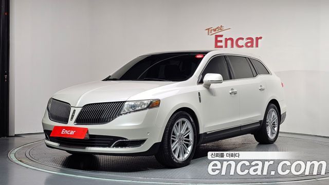Lincoln MKT — exterior
