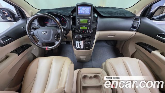 Kia Carnival — interior