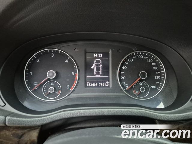 Volkswagen Passat — interior