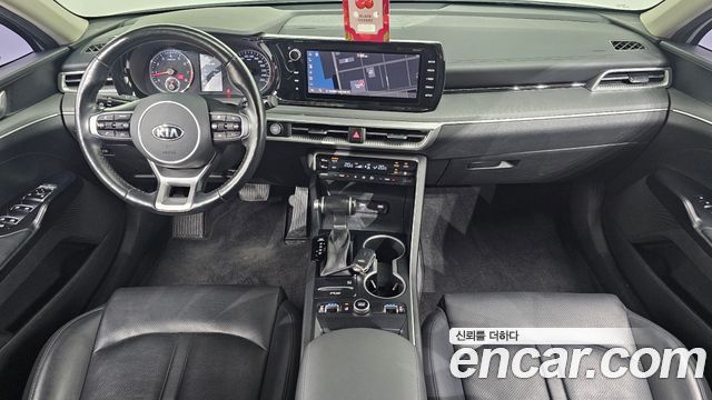 Kia K5 — interior