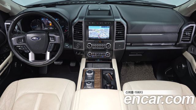 Ford Expedition — interior