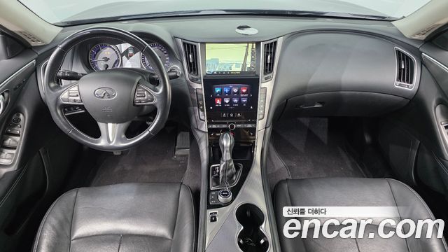 Infiniti Q50 — interior