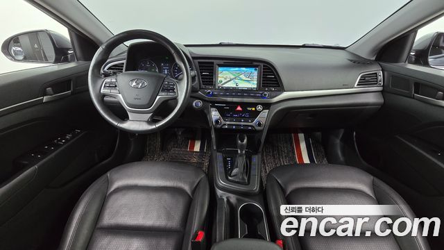Hyundai Avante — interior